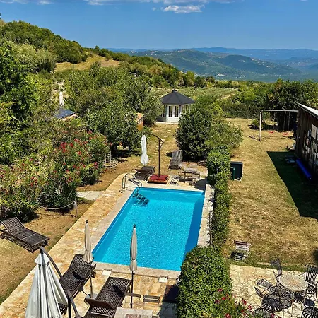 Awesome In With Private Swimming Pool, Be Inside Or Outside *