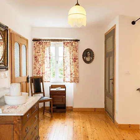 Awesome In With Private Swimming Pool, Be Inside Or Outside